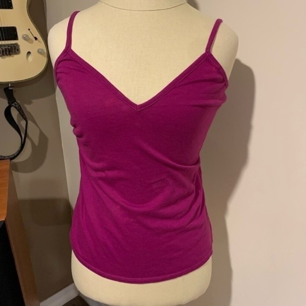 Victoria Secret fuchsia tank top size small. Slight discoloration